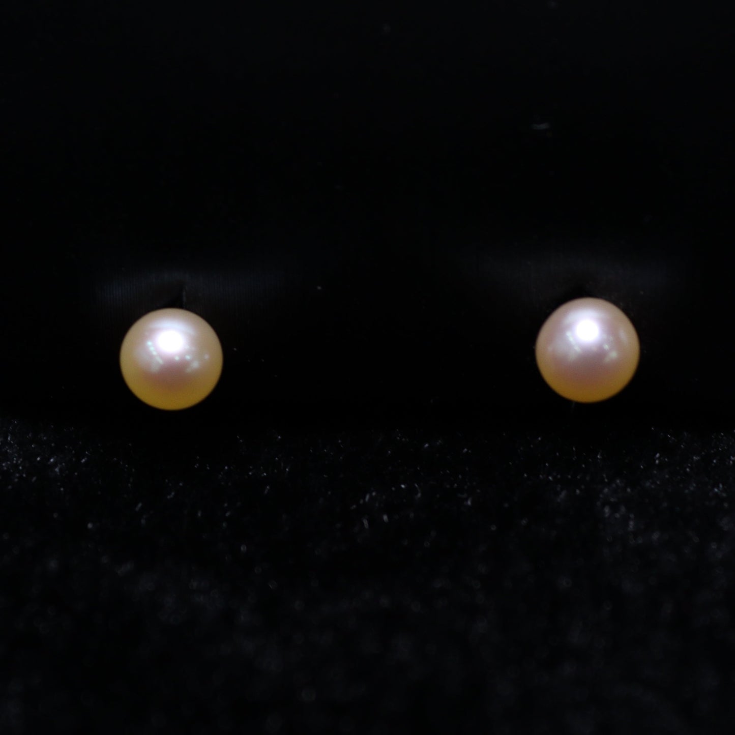5-6MM Round Freshwater Pearl Earring Studs - XIGEMS