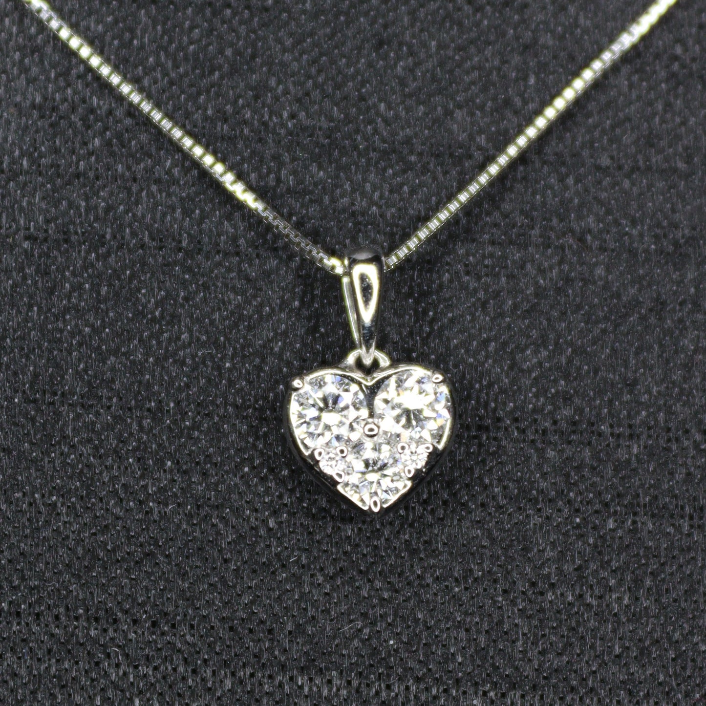 Small Heart Melee Diamond Pendant - XIGEMS