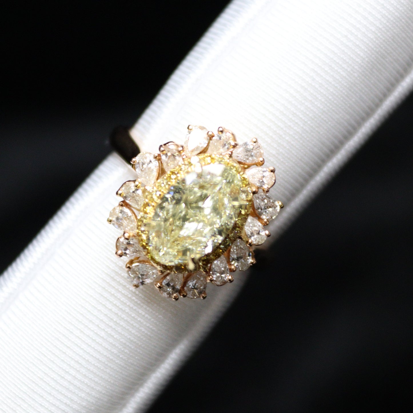 2CT Yellow Oval Cut Diamond Ring - XIGEMS 