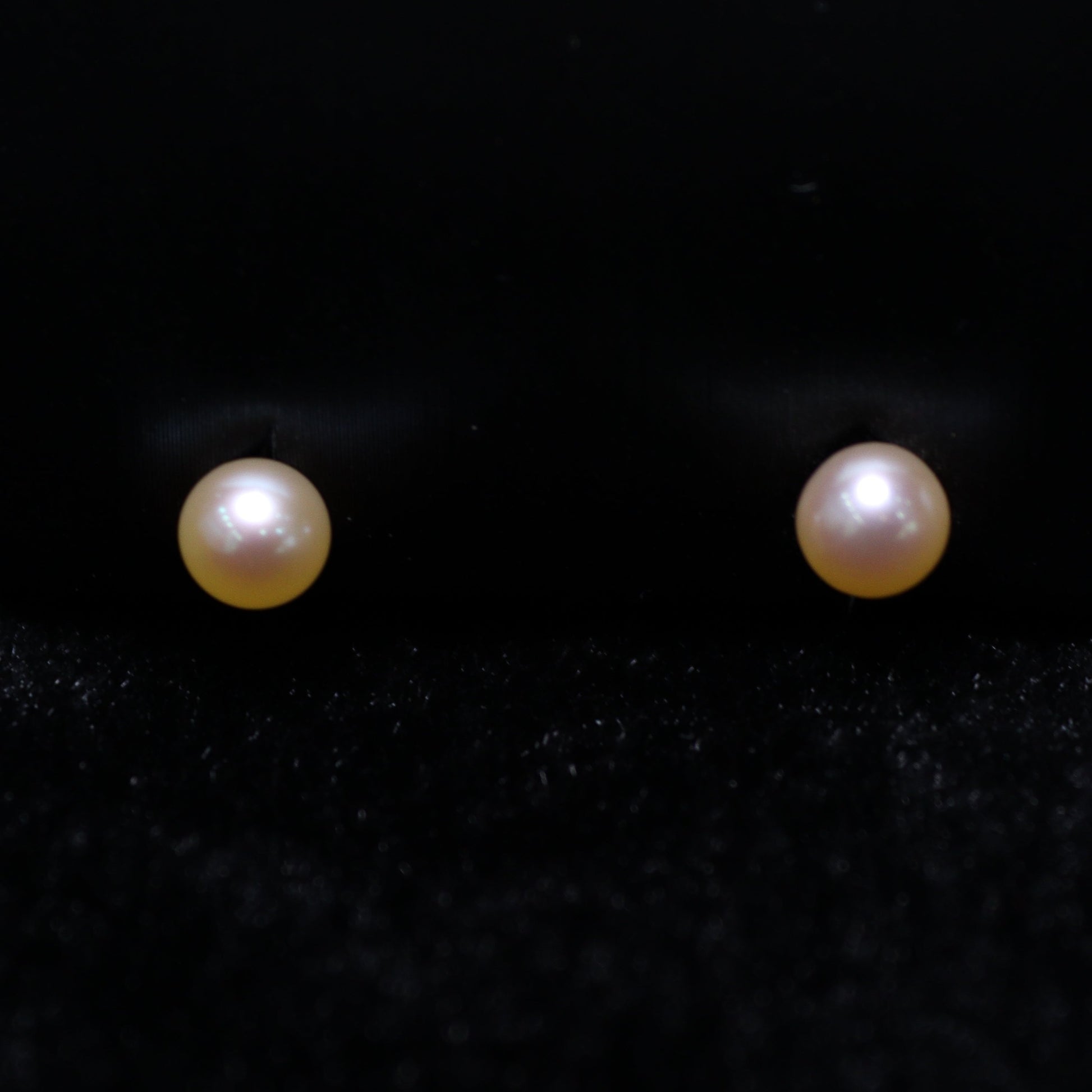 5-6MM Round Freshwater Pearl Earring Studs - XIGEMS 