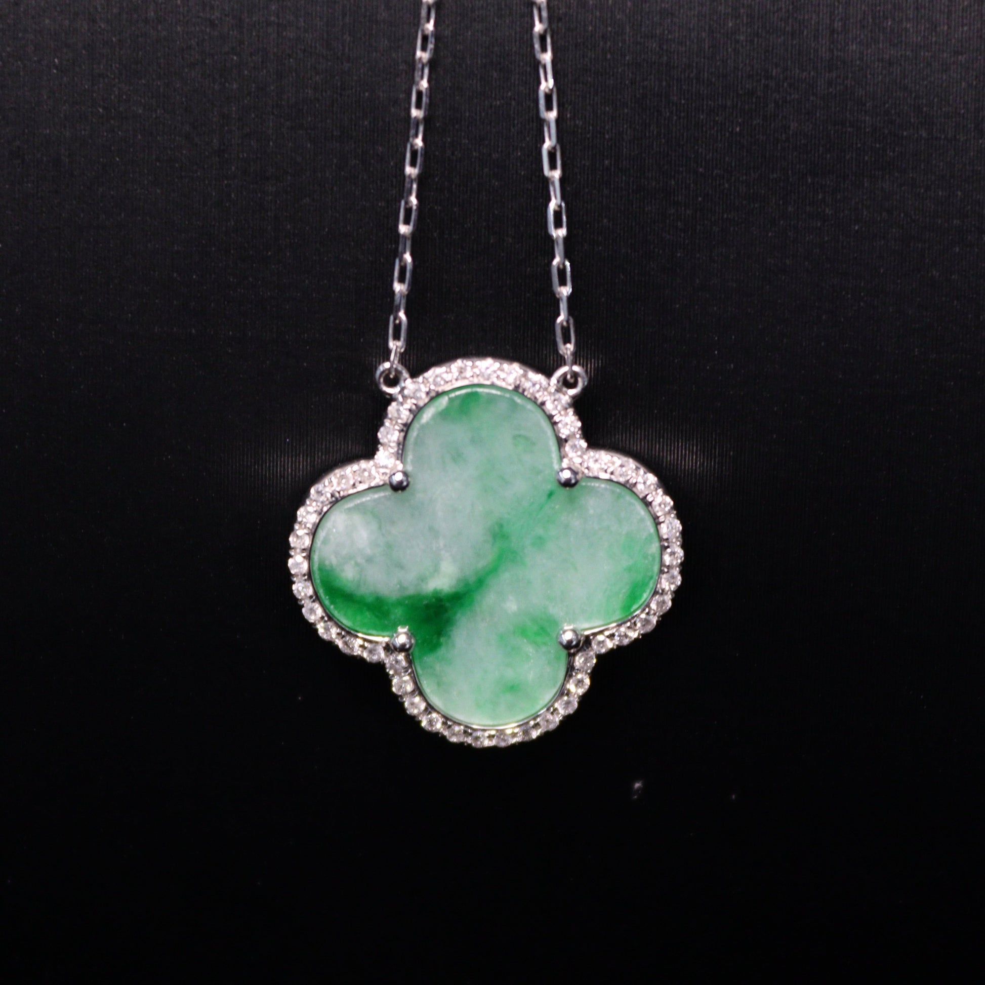 Clover Light Jade Pendant - XIGEMS 