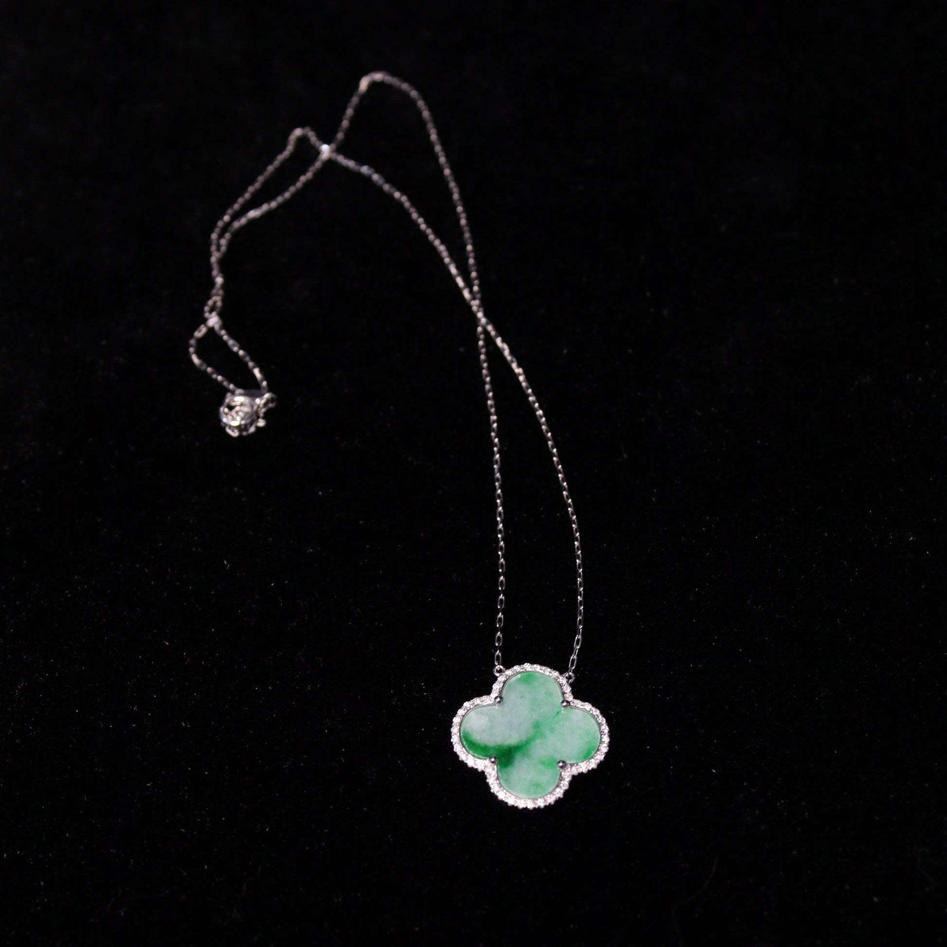 Clover Light Jade Pendant - XIGEMS 