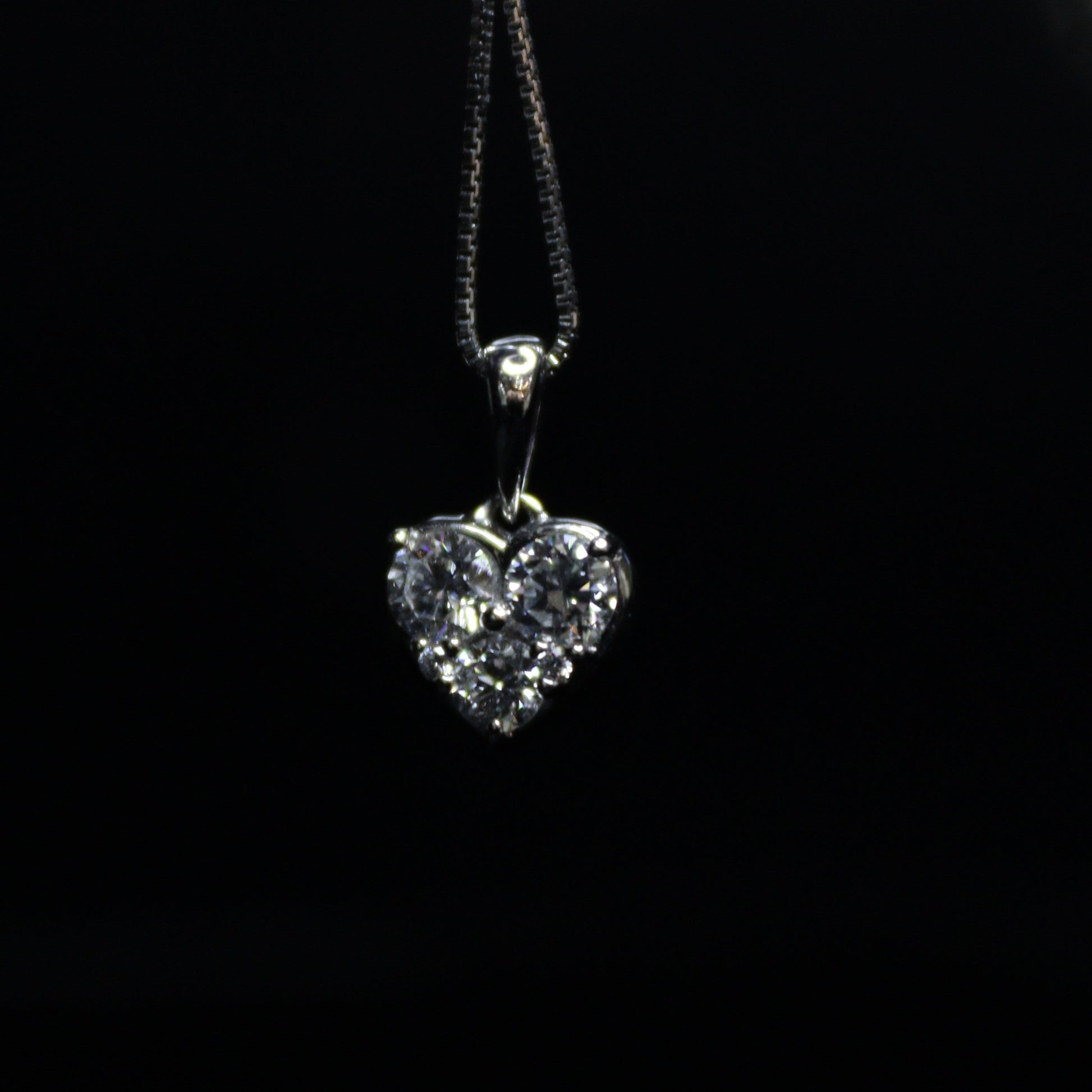 Small Heart Melee Diamond Pendant - XIGEMS 